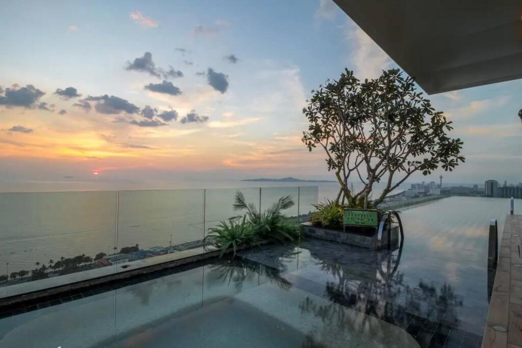 Apartamento The Riviera Jomtien Exterior foto