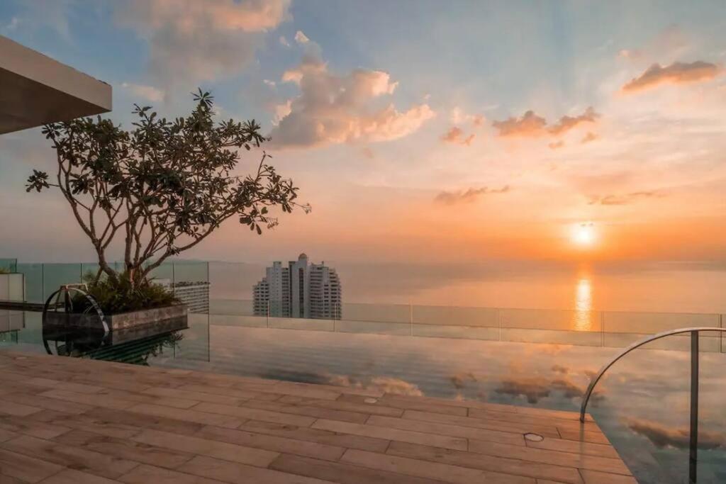 Apartamento The Riviera Jomtien Exterior foto